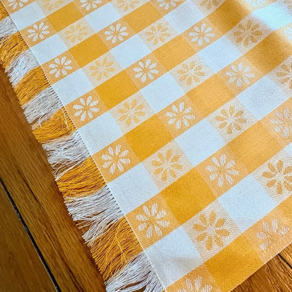 Vintage Blind Artisans Vermont Tablecloth 58” Yellow Gingham Daisy Fringe